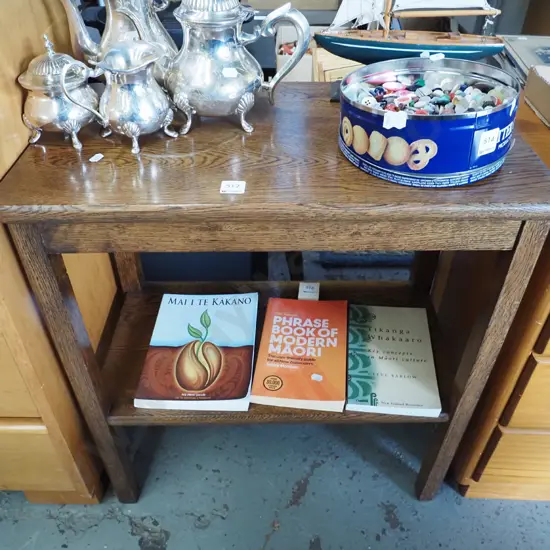 solid oak end table H-640