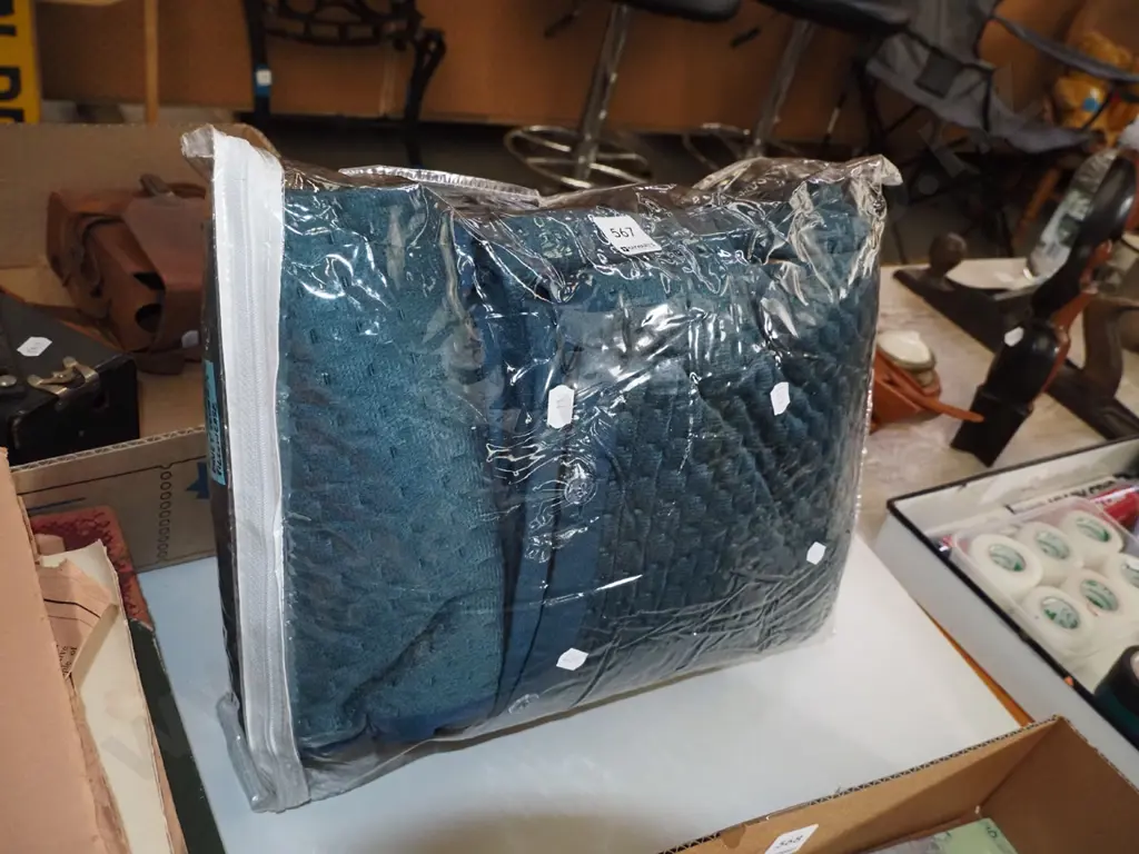 king single duvet cover and pillow case Image 1++