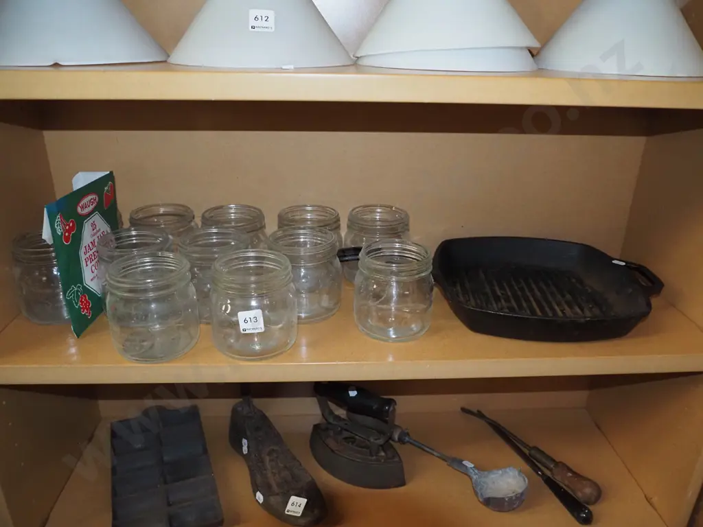 Agee storage jars, rusty skillet Image 1++