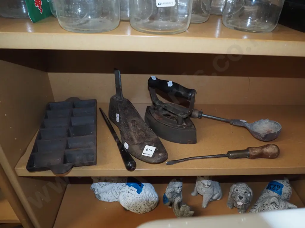 gem iron, shoe last, sad iron etc Image 1++