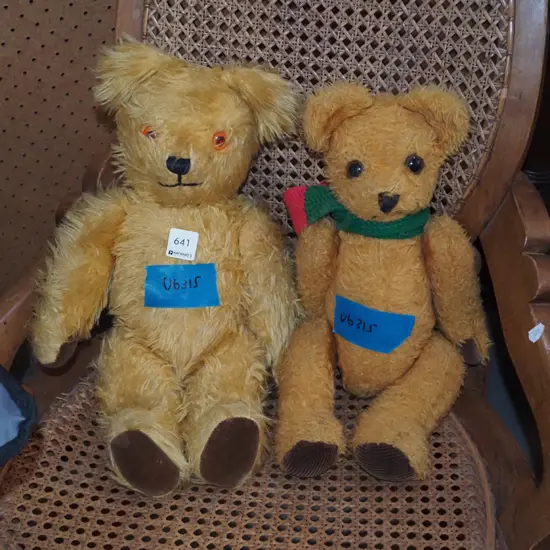 2x vintage teddy bears