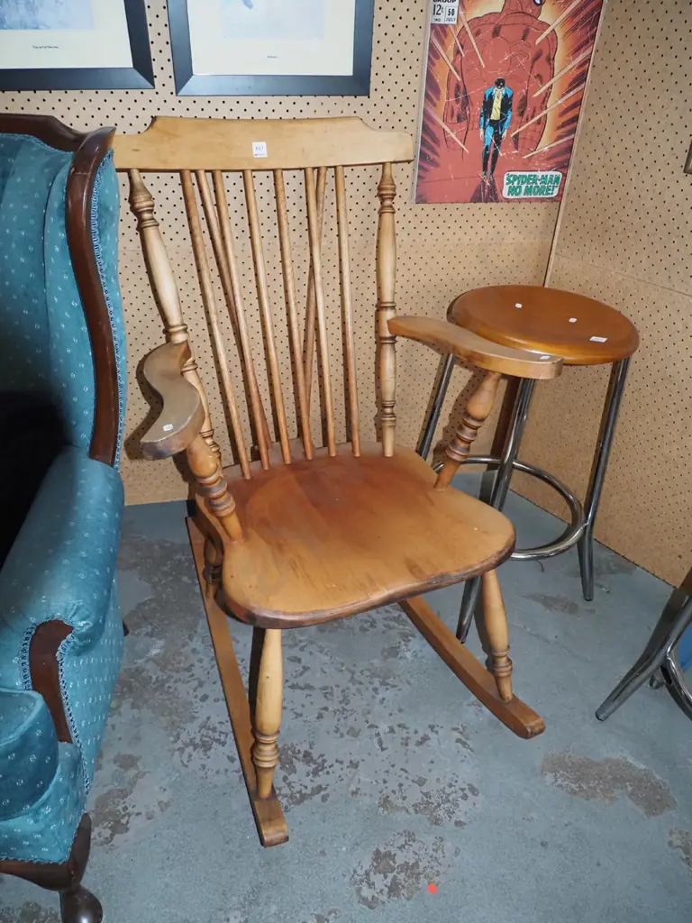 kauri? colonial rocking chair Image 1++