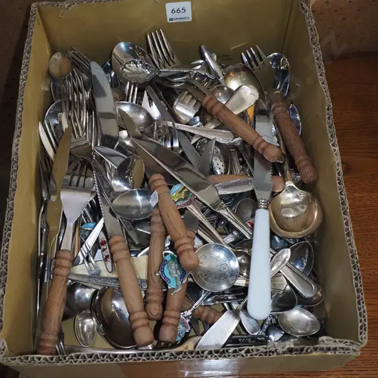 box of cutlery