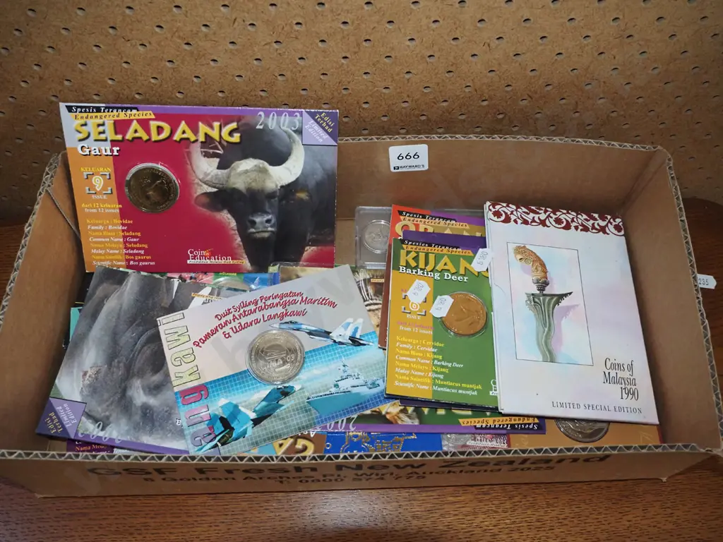 box of collector coins Image 1++