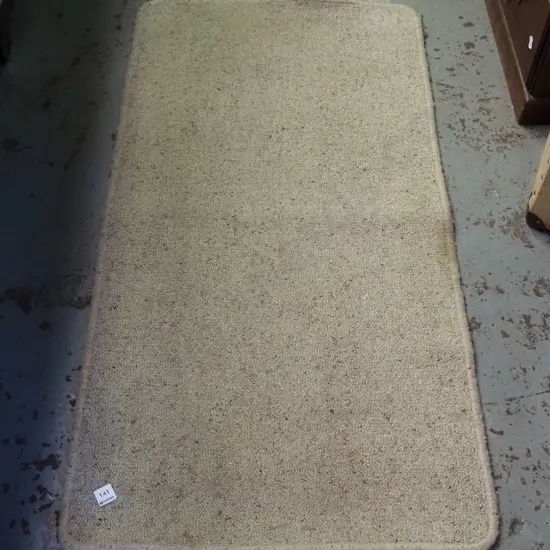edged carpet L-1180 W-600