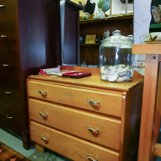 rimu 3 drawer mirror back dresser H-1400 W-850 D-400