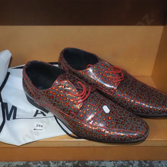 pair of size Maher gent's shoes