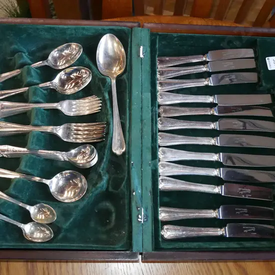 English stainless steel cutlery in mdf canteen