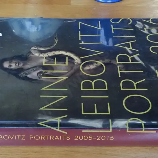 Annie Leibovitz coffee table book -  portraits