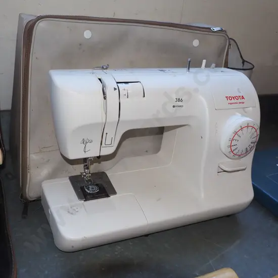 Toyota sewing machine 