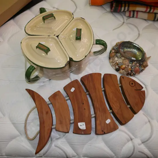 shelf; shell ashtray, fish serving platter, Judgeware enamel 3 part pot