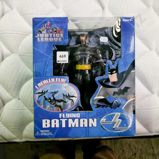 Justice League fly batman figurine