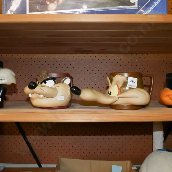 Loonie Tunes plastic cups