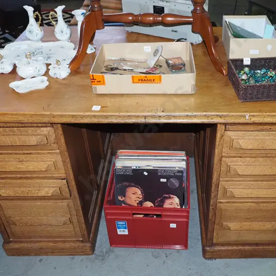 oak 8 drawer office desk H-790 W-1270 D-810