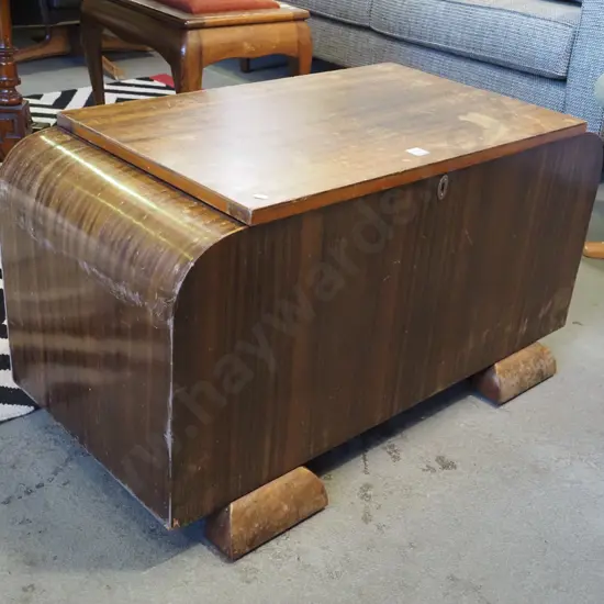 deco blanket box - varnish needs attention