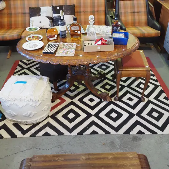 geometric woven floor mat L-2250 W-1680