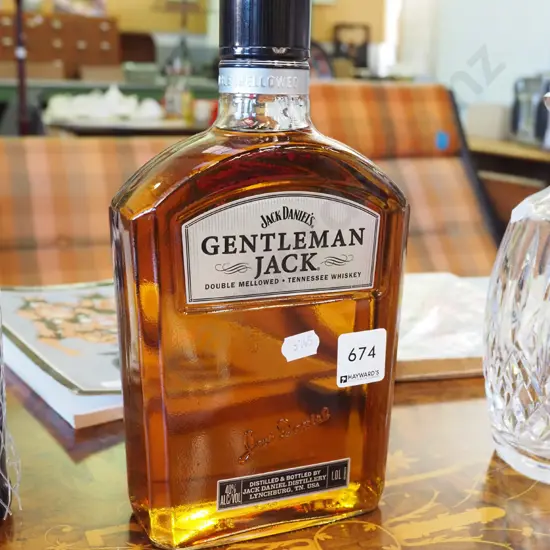 bottle of Jack Daniels 1L whisky