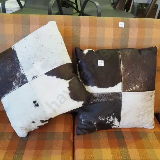 2x animal skin cushions