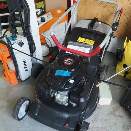 loncin 4 stroke motor mower - as new condition