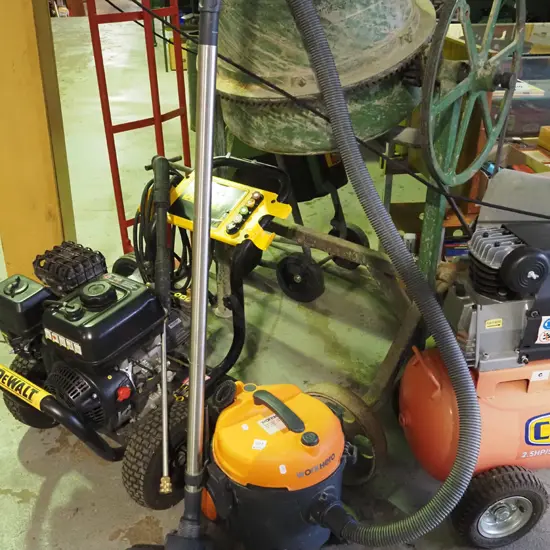 Work Hero shop vacuum