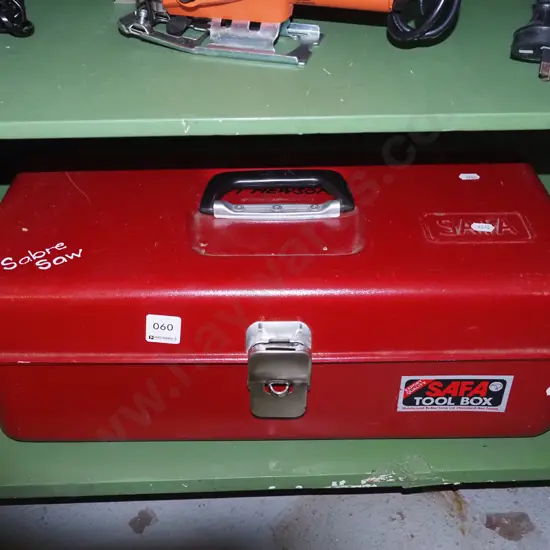 Safa red metal tool box