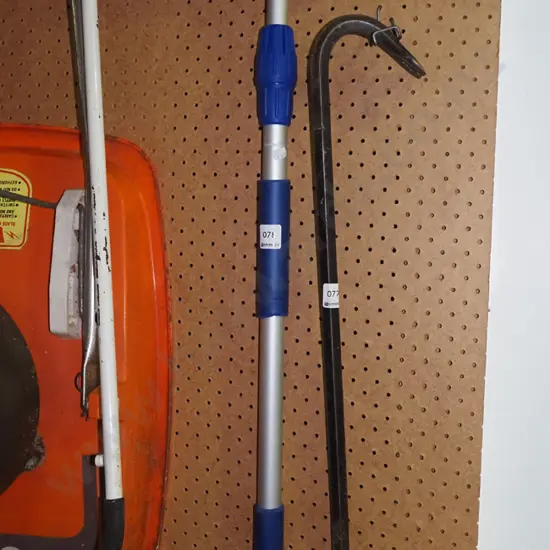 small telescopic window brush