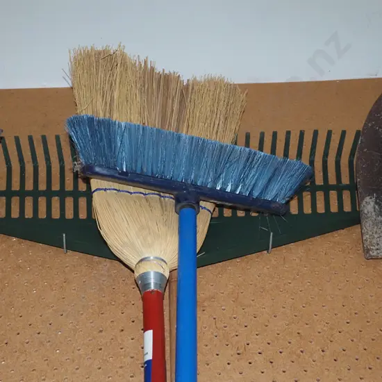2x brooms, leaf rake