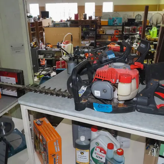 Morrison 2 stroke hedge trimmer