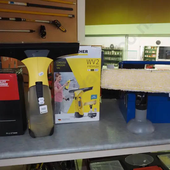Karcher WV2 cordless window vac