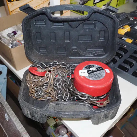 cased SCA chain block - half tonne