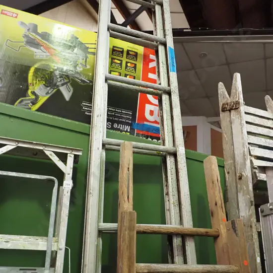 aluminium extending ladder - no ropes or pulleys