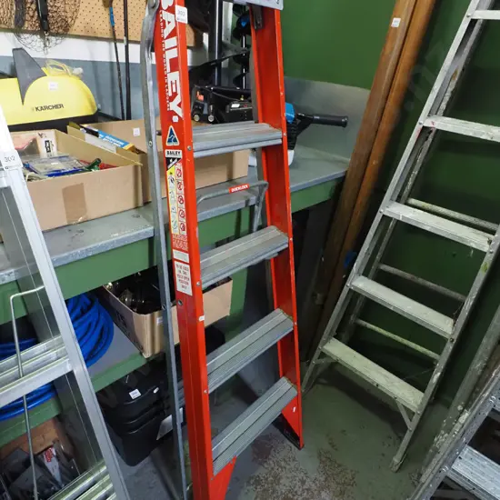 Baileys Quick Lock 4 step aluminium ladder