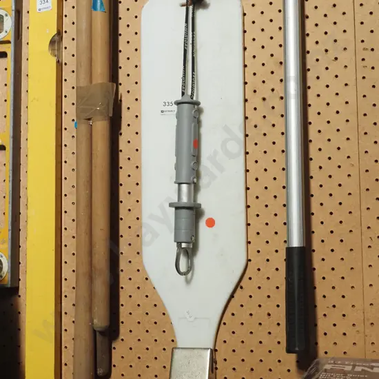 plastic fish filleting board, fish lip gripper