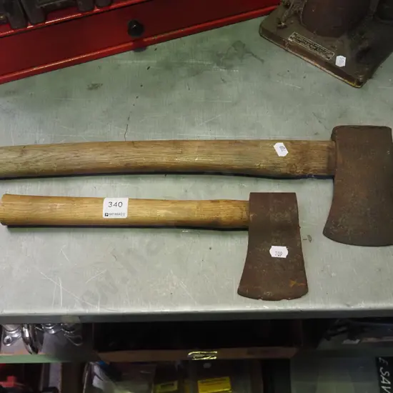 2x vintage hatchets