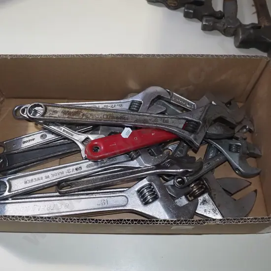 box of adjustable crescents