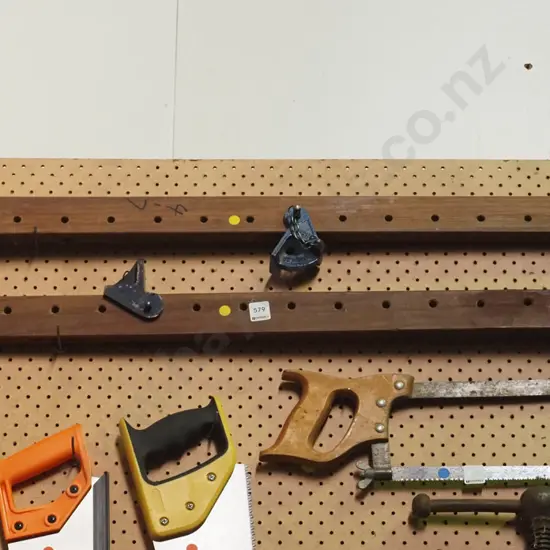 2x wooden sash clamps