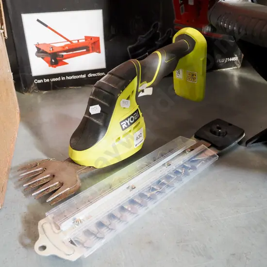 Ryobi battery powered buxus trimmer with additional blades - no battery or charger
