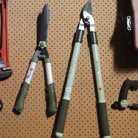 Westminster hedge clippers, garden loppers - red dots