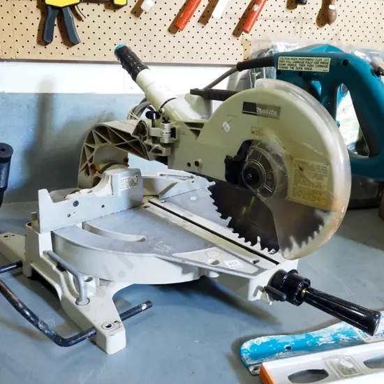 Makita sliding compound mitre saw