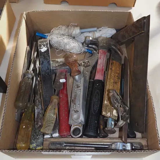 box; builder's square, builder's rule etc