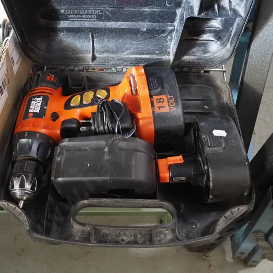 Black & Decker 18v cased cordless drill with 2 batteries
