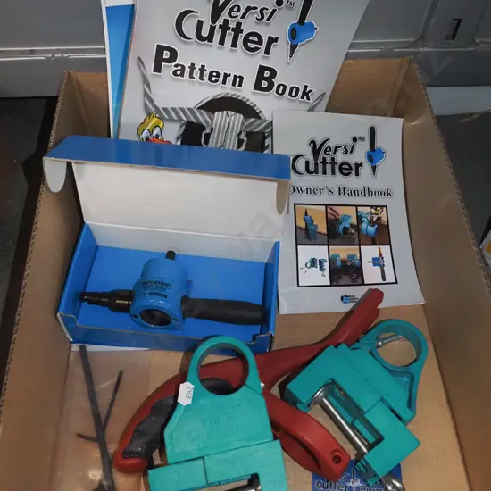 boxed Versi cutter with pattern book and owners hand book