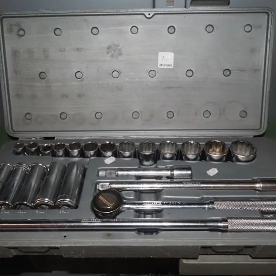 John Deer half drive socket set