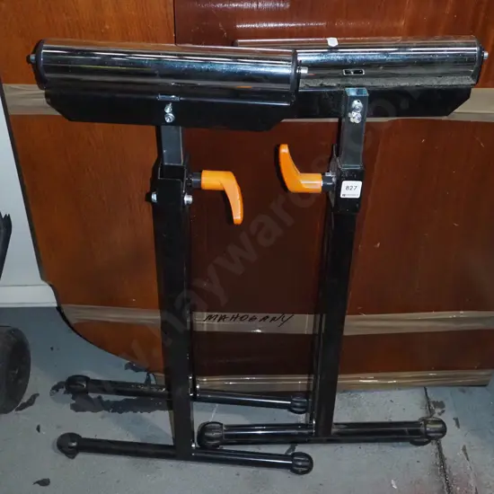 pair of roller stands