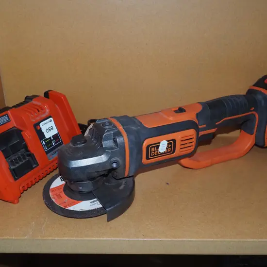 Black & Decker 18V battery angle grinder with 1 charger and battery