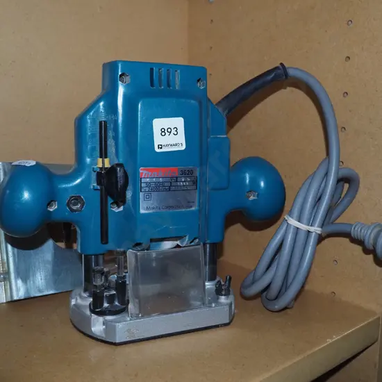 Makita plunge router  