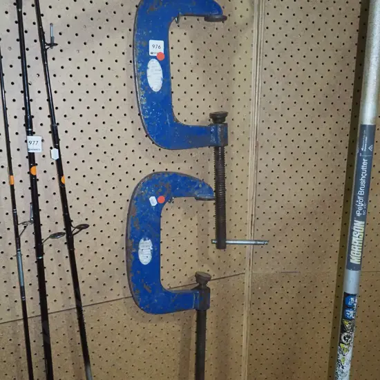 2x heavy duty G clamps - red dots