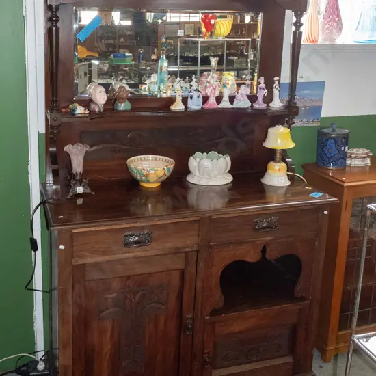 Edwardian kauri and rimu nouveau-style mirror-back sideboard with shaped & pierced pediment, bevelled edge mirror, shelf