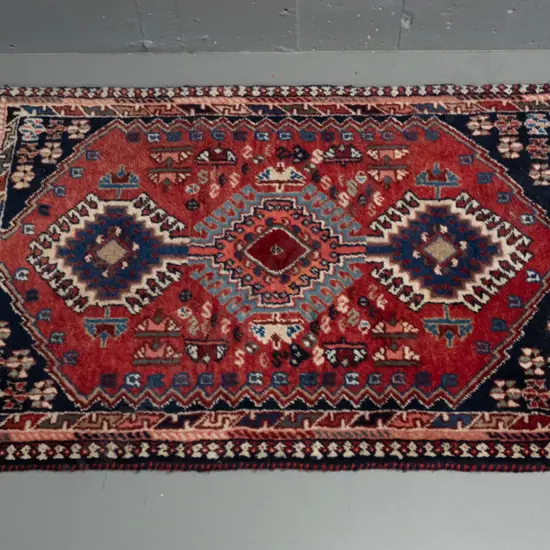 small hand-knotted Iranian wool rug L-830 W-550