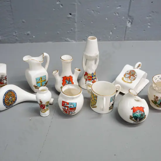 11 assorted pieces of souvenir crested ware china - English or Scottish subjects. Spill vase H-110